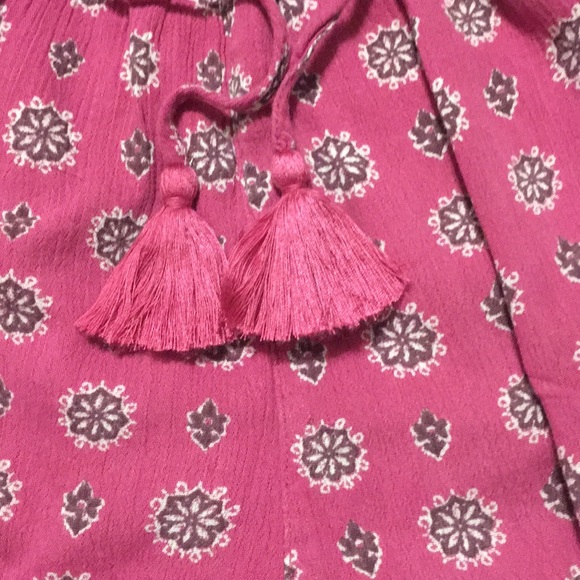 Pink hollister romper - Picture 4 of 4